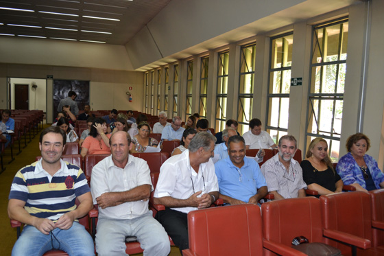 Público que prestigiou a primeira sessão ordinária de outubro, no Plenário Palmiro Torrieri